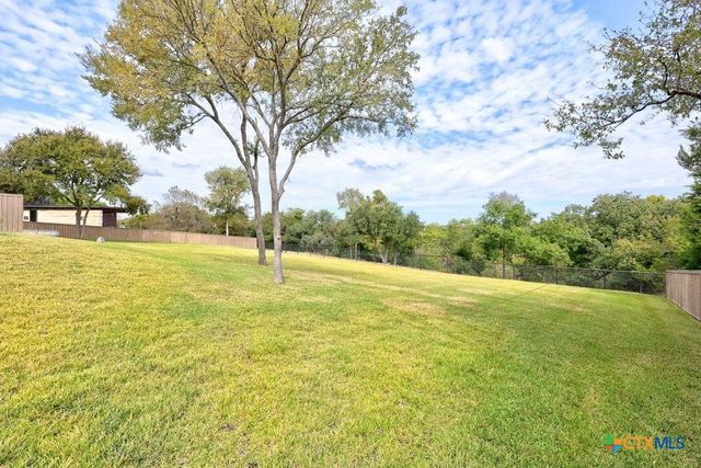 1410 E Creekview Drive, Salado, TX 76571