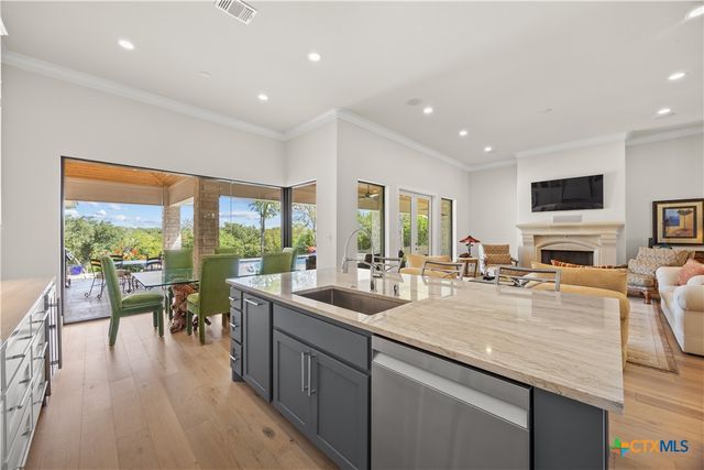 1410 E Creekview Drive, Salado, TX 76571