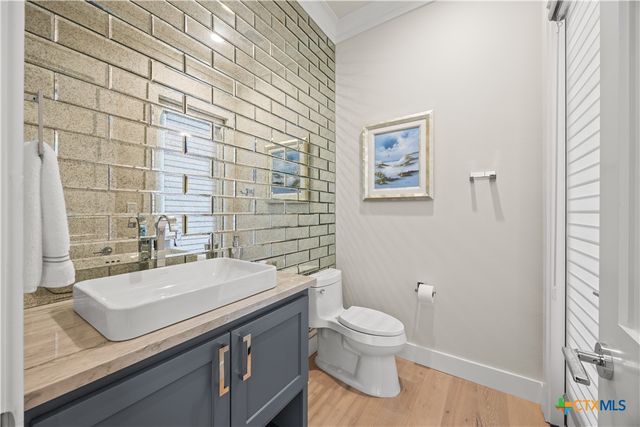 1410 E Creekview Drive, Salado, TX 76571