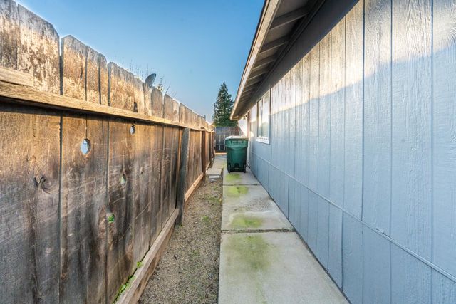 601 Oakridge Drive, Madera, CA 93637