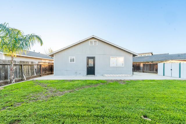 601 Oakridge Drive, Madera, CA 93637
