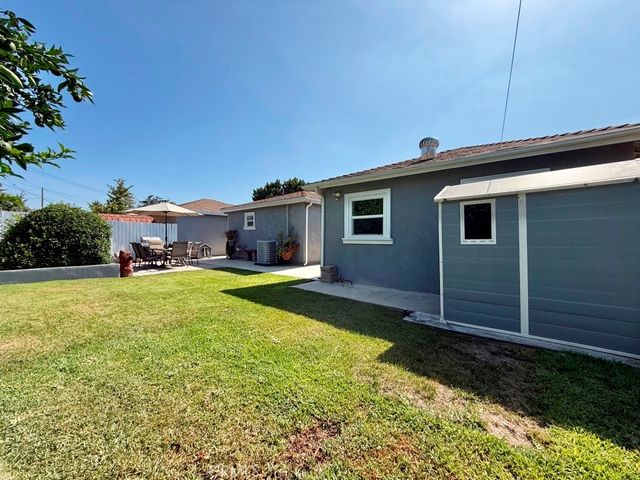 12327 Dunrobin, Downey, CA 90242