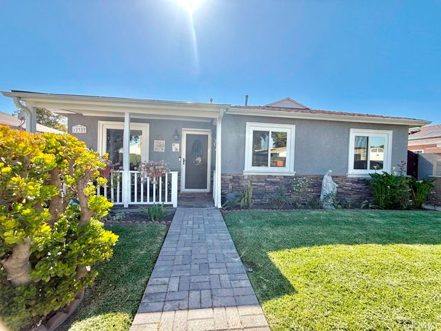 12327 Dunrobin, Downey, CA 90242