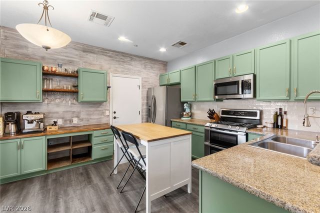 7876 Marbledoe Street, Las Vegas, NV 89149