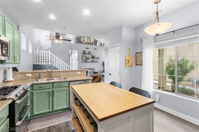 7876 Marbledoe Street, Las Vegas, NV 89149