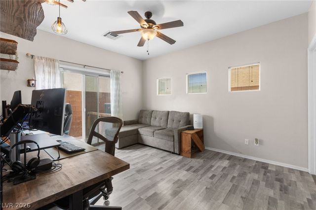 7876 Marbledoe Street, Las Vegas, NV 89149