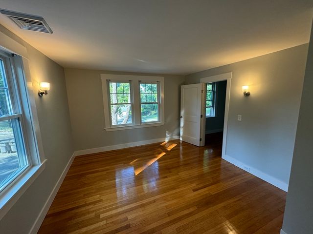 142 Warren Rd B, Framingham, MA 01702