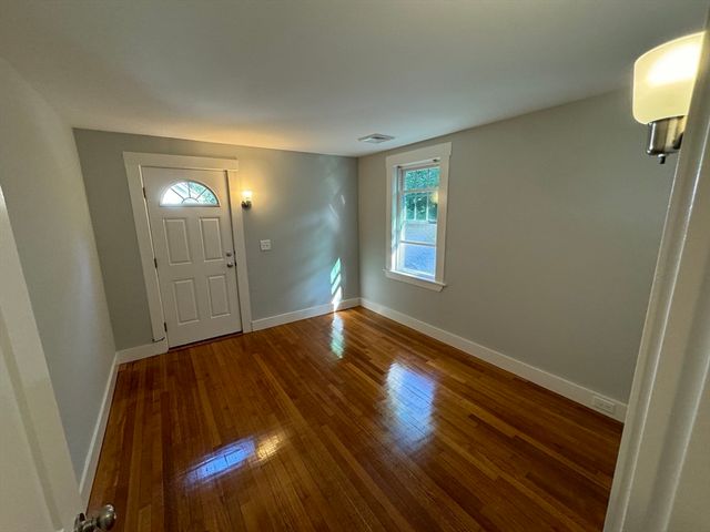 142 Warren Rd B, Framingham, MA 01702