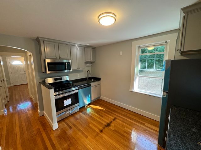 142 Warren Rd B, Framingham, MA 01702