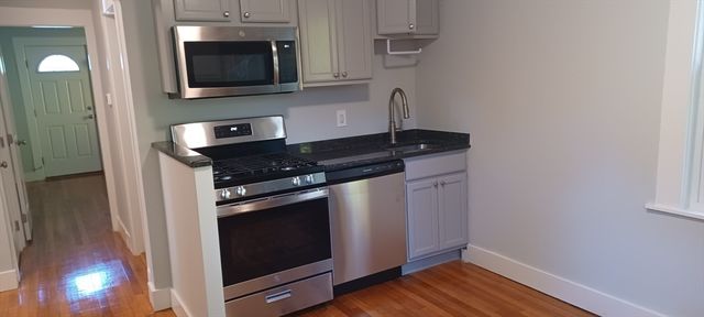 142 Warren Rd B, Framingham, MA 01702