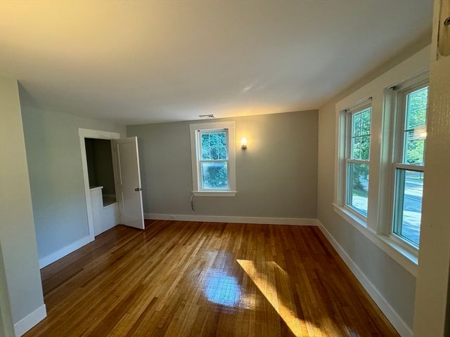 142 Warren Rd B, Framingham, MA 01702
