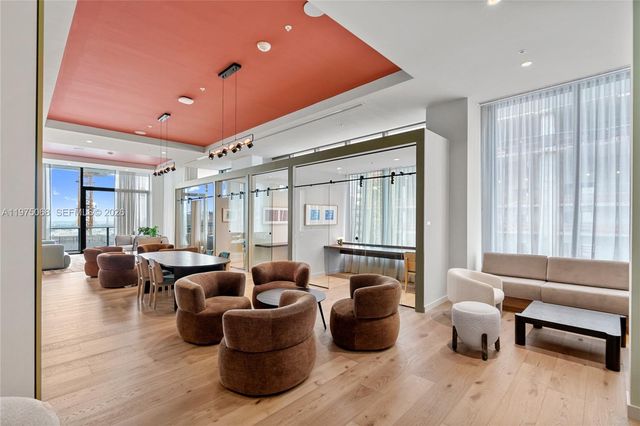 11 NE 6th St 2104, Miami, FL 33132