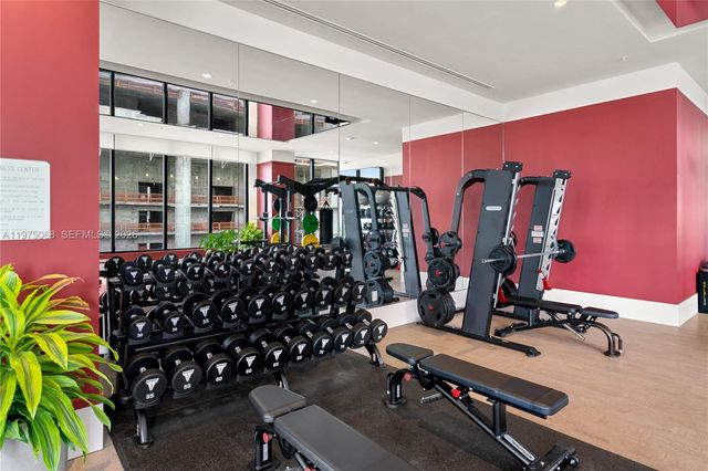 11 NE 6th St 2104, Miami, FL 33132