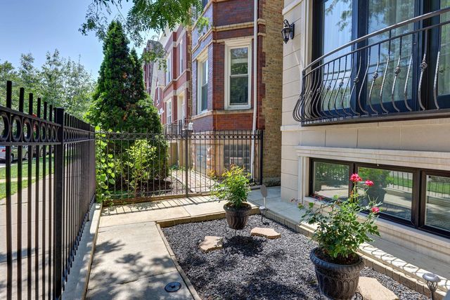 938 N Washtenaw Avenue, Chicago, IL 60622