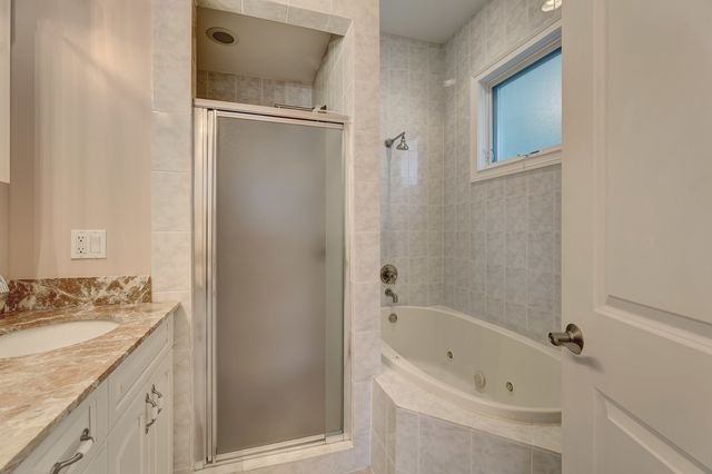 938 N Washtenaw Avenue, Chicago, IL 60622