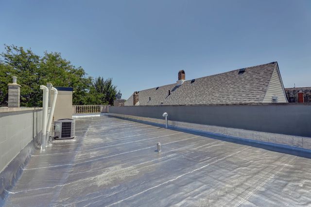 938 N Washtenaw Avenue, Chicago, IL 60622