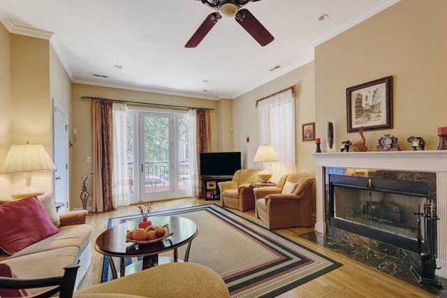 938 N Washtenaw Avenue, Chicago, IL 60622