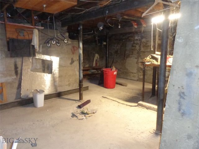 917 E 3rd Street, Anaconda, MT 59711