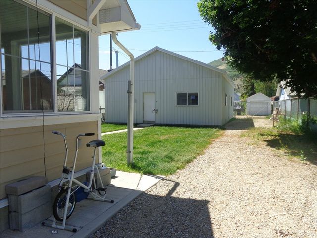 917 E 3rd Street, Anaconda, MT 59711