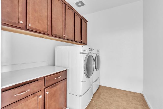 9749 Philta Way, Elk Grove, CA 95757