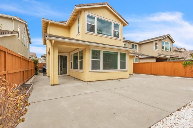 9749 Philta Way, Elk Grove, CA 95757