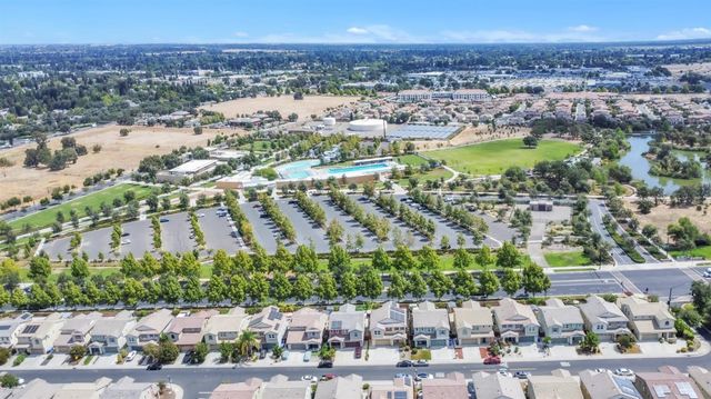 9749 Philta Way, Elk Grove, CA 95757