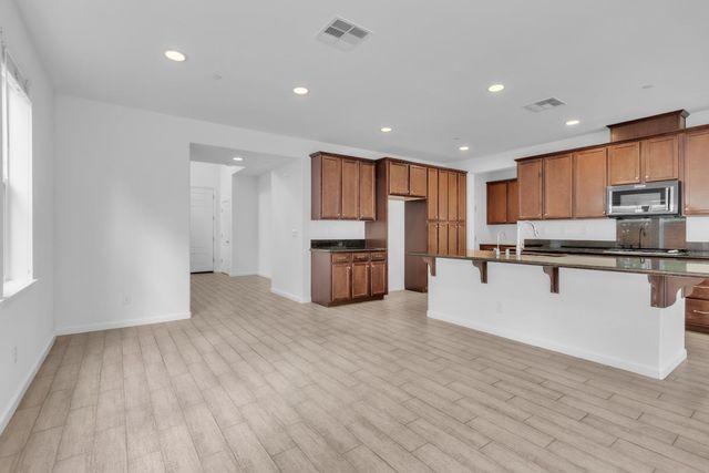 9749 Philta Way, Elk Grove, CA 95757