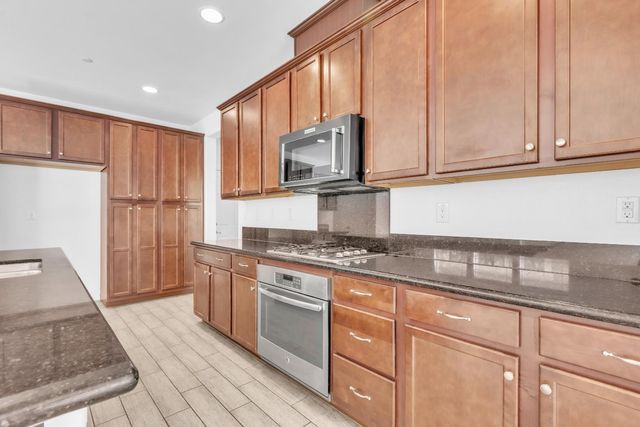 9749 Philta Way, Elk Grove, CA 95757