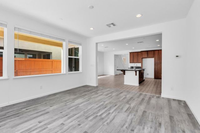 9749 Philta Way, Elk Grove, CA 95757