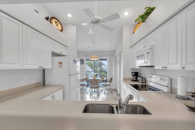 6807 STONE RIVER ROAD 204, Bradenton, FL 34203