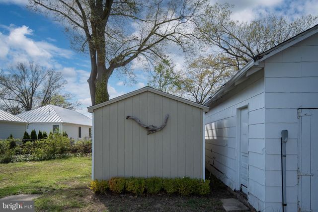 319 MARSHALL, Colonial Beach, VA 22443