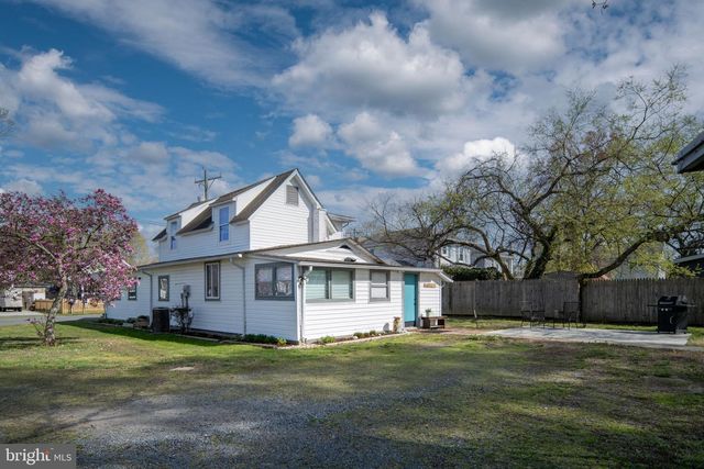 319 MARSHALL, Colonial Beach, VA 22443