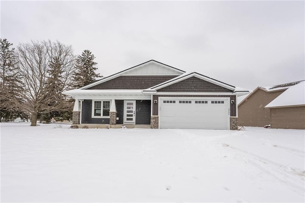 2352 St Andrews Drive, Altoona, WI 54720