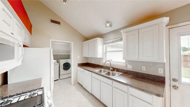 804 Lake Bluff Drive, Flower Mound, TX 75028