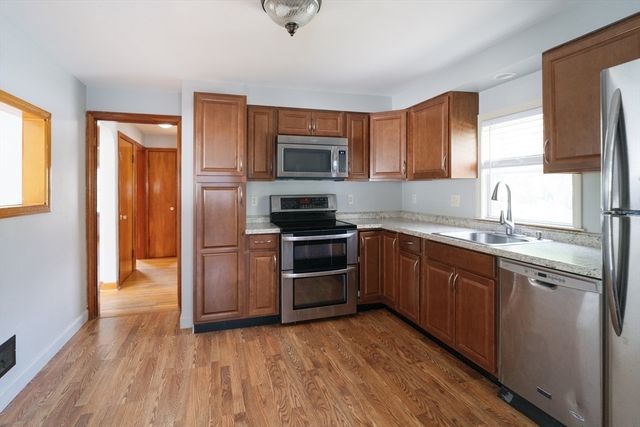 367 Lynnfield St, Peabody, MA 01960