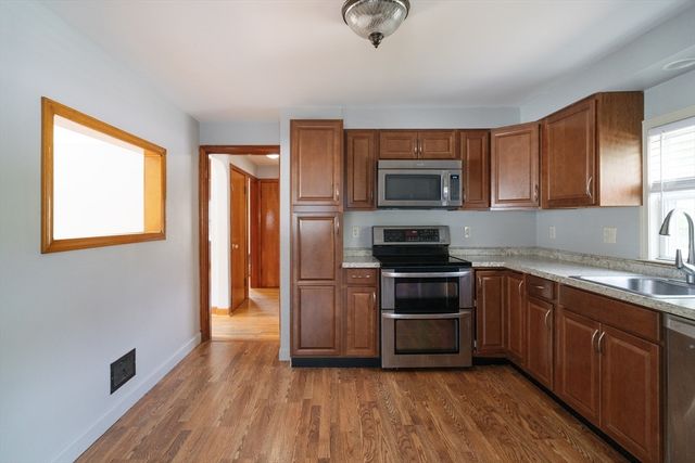 367 Lynnfield St, Peabody, MA 01960