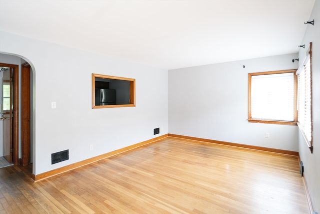 367 Lynnfield St, Peabody, MA 01960