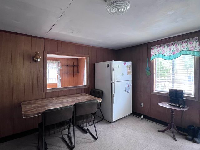 1 Spring Street, Hillsborough, NH 03244