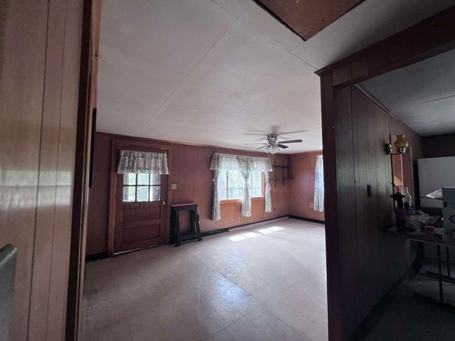 1 Spring Street, Hillsborough, NH 03244