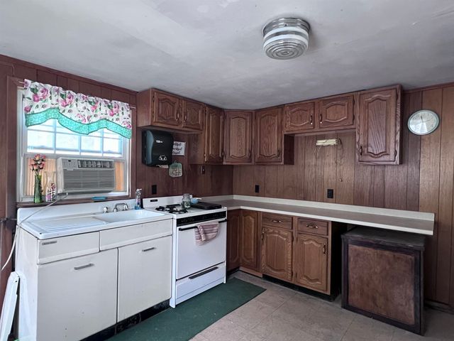 1 Spring Street, Hillsborough, NH 03244