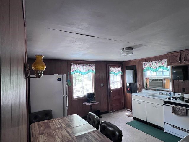 1 Spring Street, Hillsborough, NH 03244