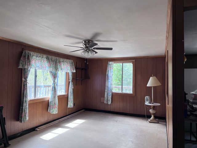 1 Spring Street, Hillsborough, NH 03244