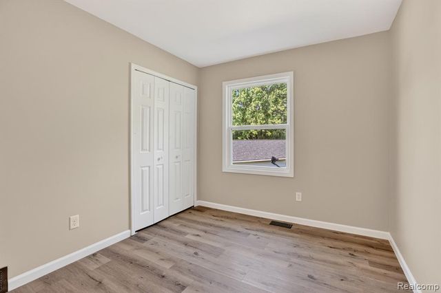 1215 N Oak Road, Davison, MI 48423