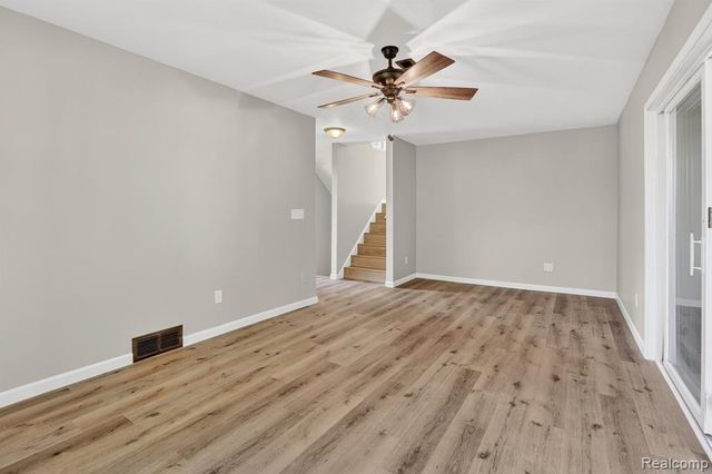 1215 N Oak Road, Davison, MI 48423