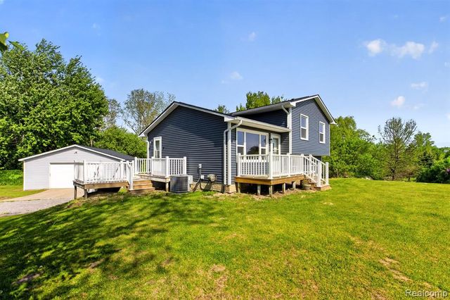 1215 N Oak Road, Davison, MI 48423