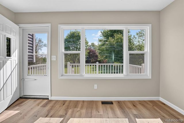 1215 N Oak Road, Davison, MI 48423