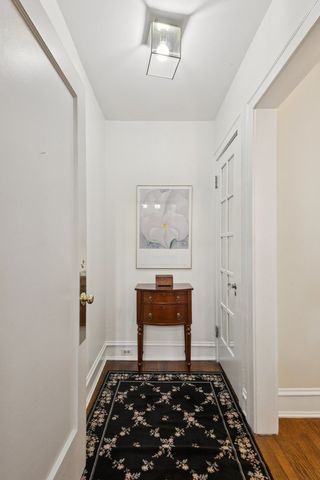 542 W Brompton Avenue 1N, Chicago, IL 60657