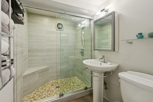 542 W Brompton Avenue 1N, Chicago, IL 60657