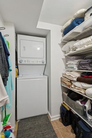 542 W Brompton Avenue 1N, Chicago, IL 60657