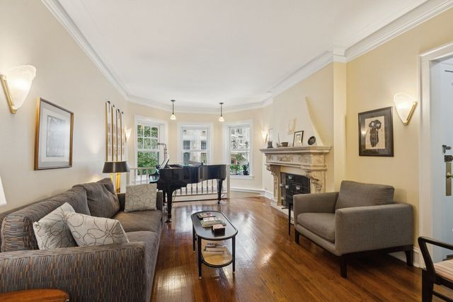 542 W Brompton Avenue 1N, Chicago, IL 60657